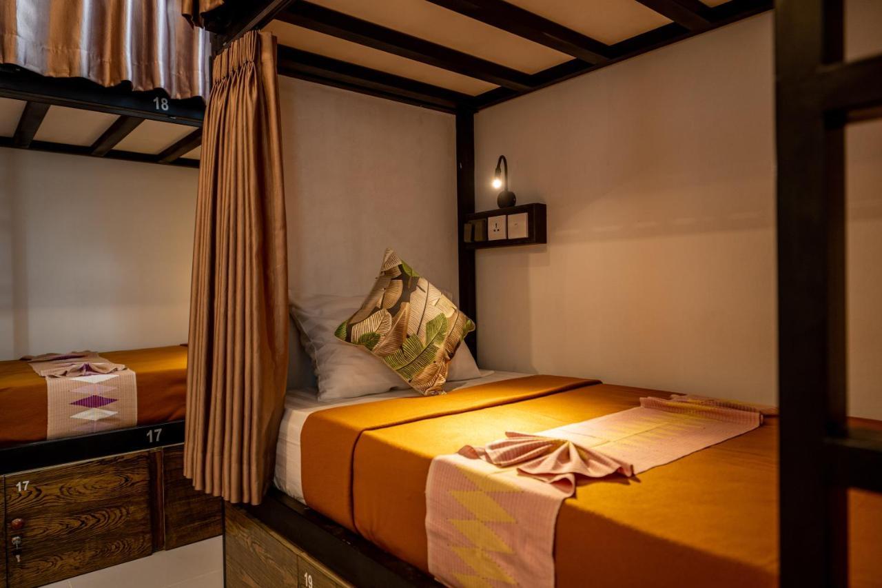 The Moon Hostel Batununggul Dış mekan fotoğraf