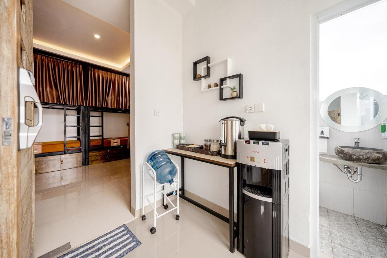 The Moon Hostel Batununggul Dış mekan fotoğraf