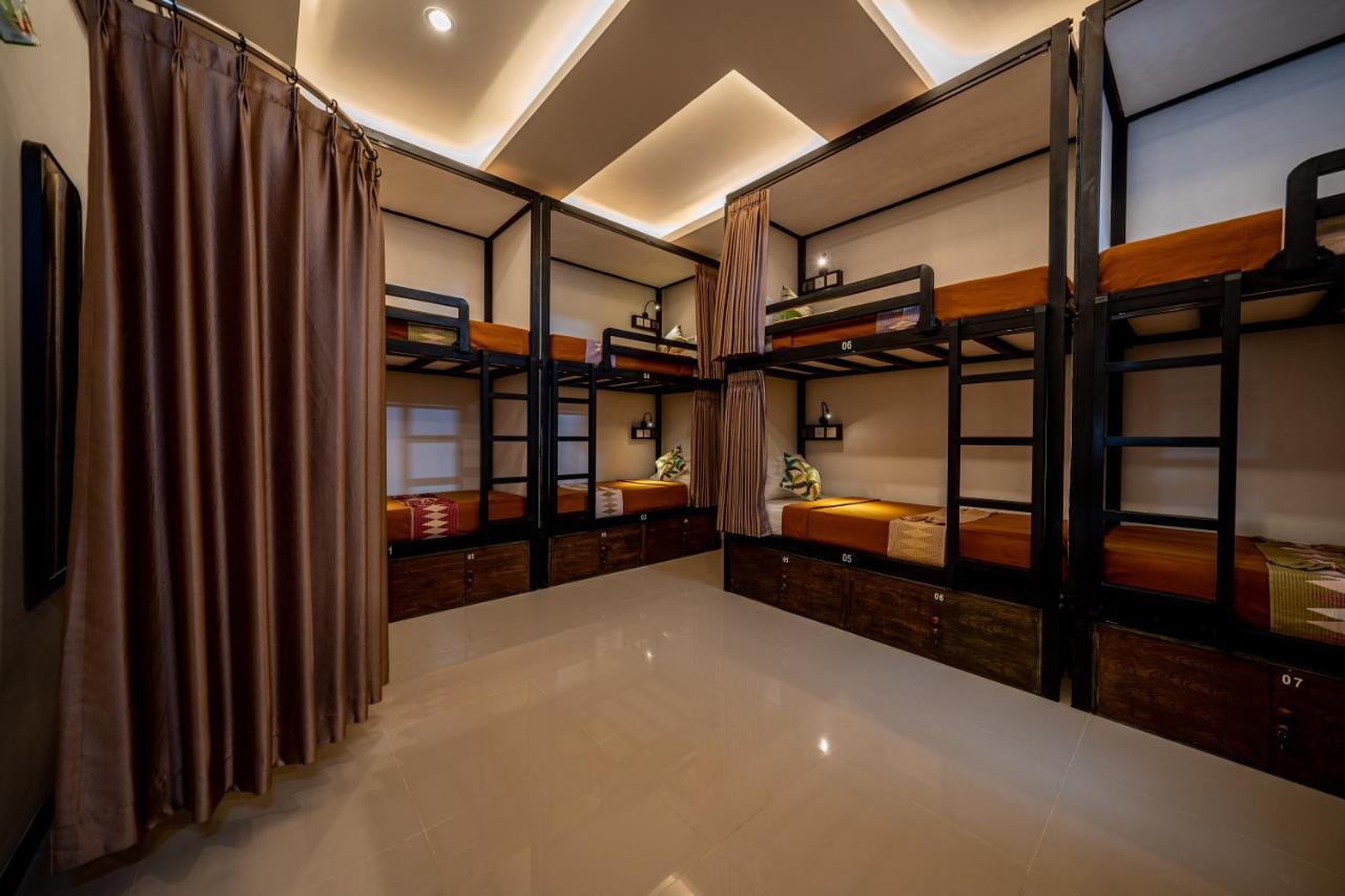 The Moon Hostel Batununggul Dış mekan fotoğraf