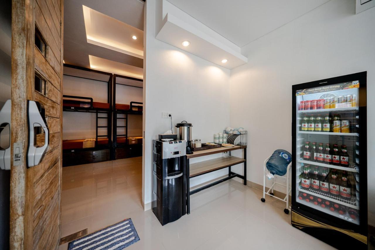 The Moon Hostel Batununggul Dış mekan fotoğraf